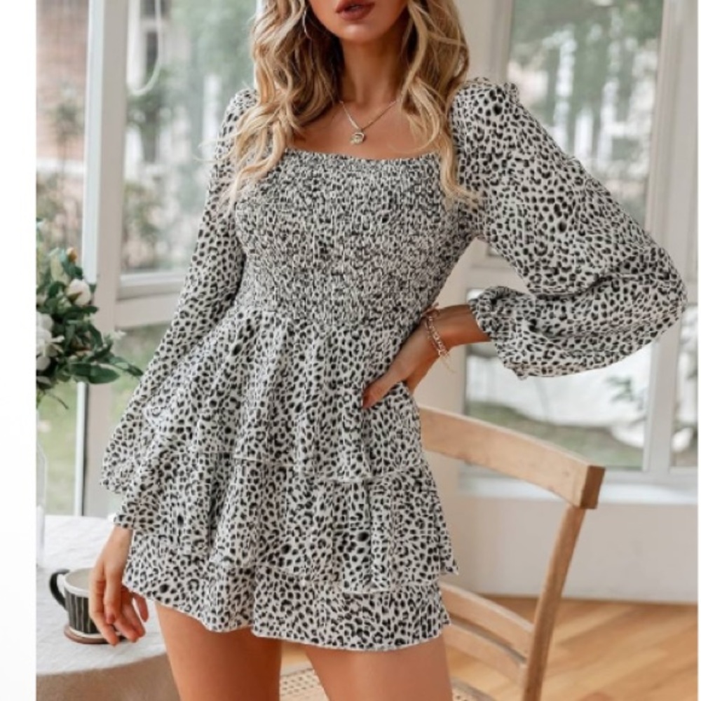 Simplee leopard print black/white romper lantern sleeves layered trim  Size:L